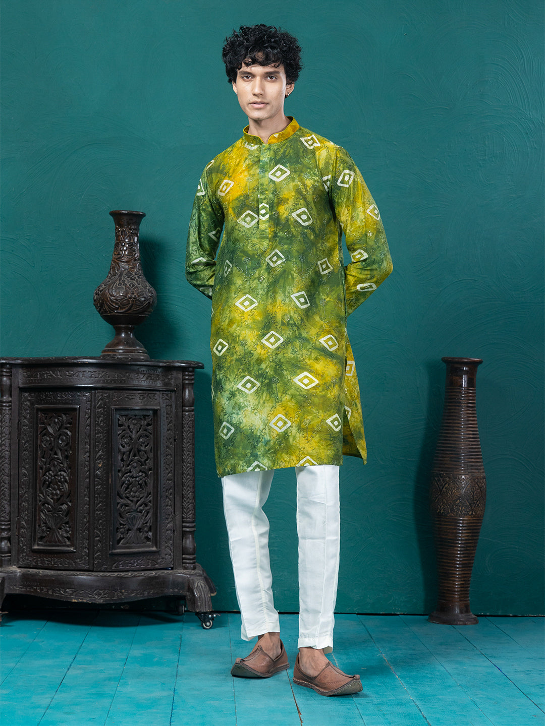 TIE DYE EMBROIDERY KURTA WITH SEQUIN DETAILING AND PRINT